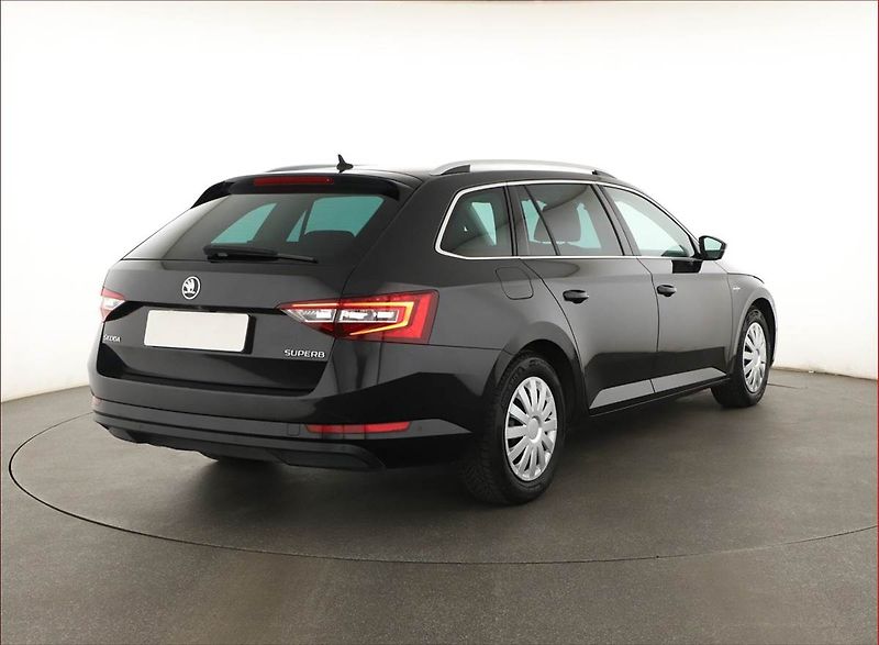 Škoda Superb (2019) Laurin&Klement 2.0 TDI - fotka 5 z 17