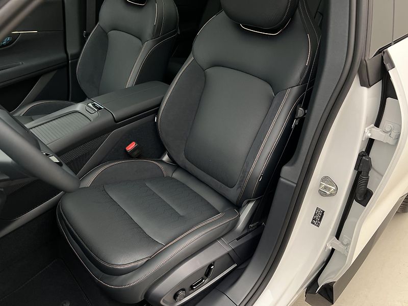 Lynk & Co 08 (2026) MORE PHEV - fotka 24 z 57