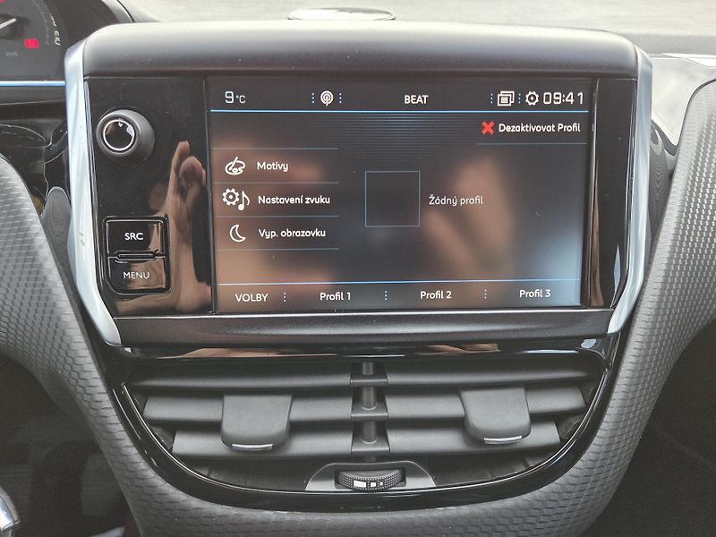 Peugeot 2008 (2017) 1.2 PT 110 ALLURE MAN5 - fotka 20 z 28