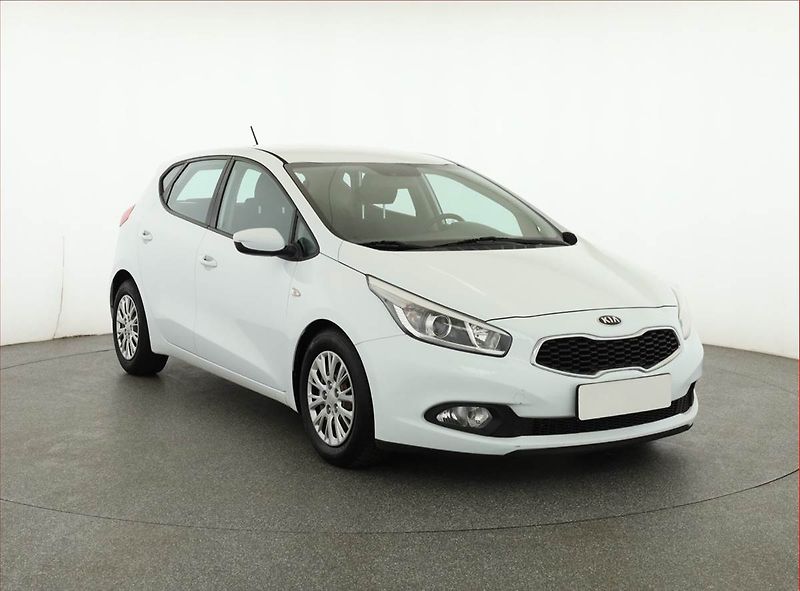 Kia Ceed (2013) 1.4 CVVT, Tempomat - fotka 1 z 17