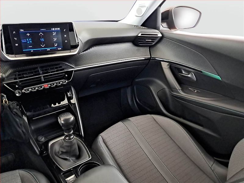 Peugeot 2008 (2022) 1.2 PureTech, ČR,1.maj - fotka 8 z 17