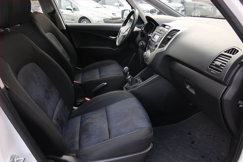 Hyundai ix20 (2017) 1.4 CVVT, Serv.kniha - fotka 9 z 15