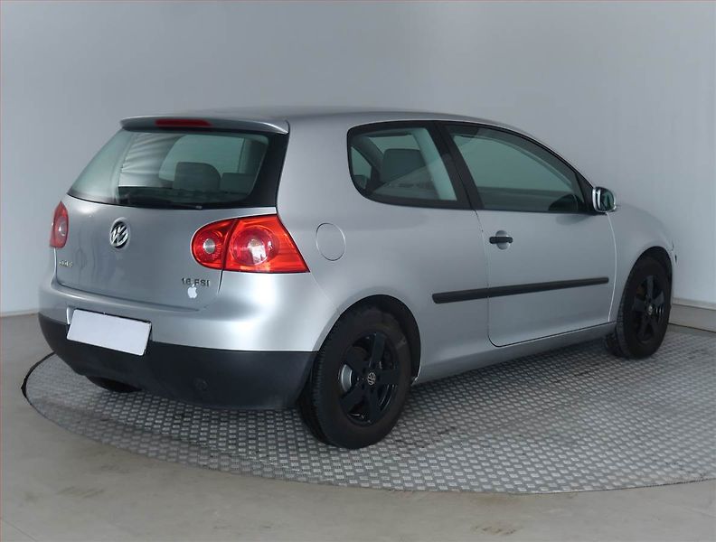 Volkswagen Golf (2004) 1.6 FSI, po STK - fotka 5 z 15