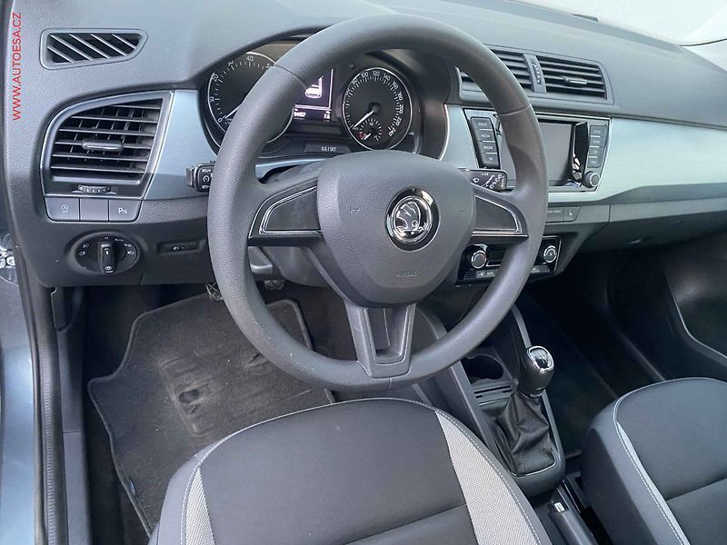 Škoda Fabia (2018) 1.0TSi, Ambition, +kola - fotka 12 z 17
