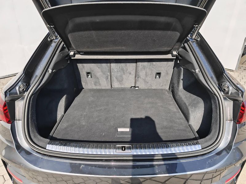 Audi Q3 35 S line STT 1,5TFSI CoD - fotka 23 z 24