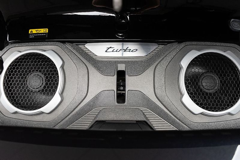 Porsche 911 992 TURBO*CERAMIC*APPR*PPF*ČR* - fotka 49 z 61