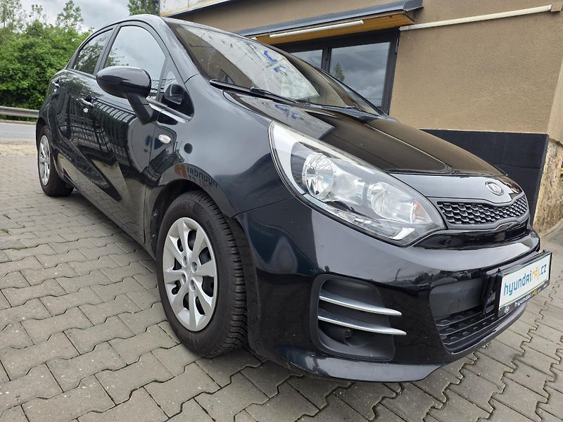 Kia Rio 1.2-KLIMA-SENZORY-CENTRÁL - fotka 4 z 12