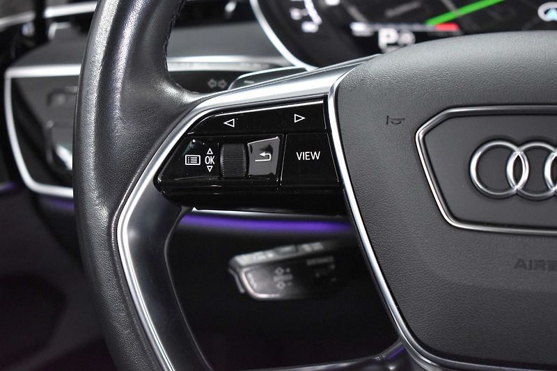 Audi A8 55 TFSI LONG*ZÁRUKA*N.TOPENÍ* - fotka 28 z 51
