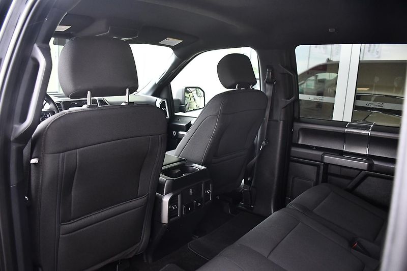 Ford F-150 2.7 L ECOBOOST XLT SPORT 4X4 - fotka 21 z 38
