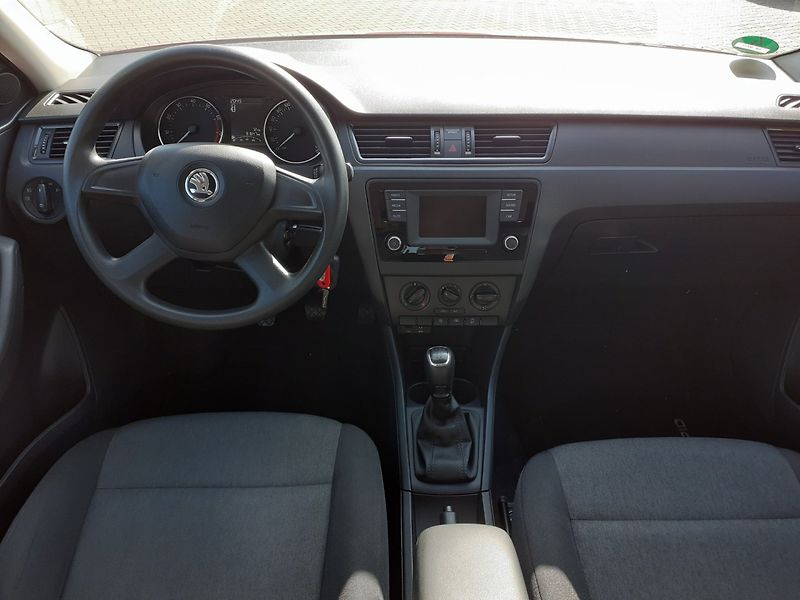 Škoda Rapid (2016) 1.2 TSi ACTIV - fotka 7 z 35