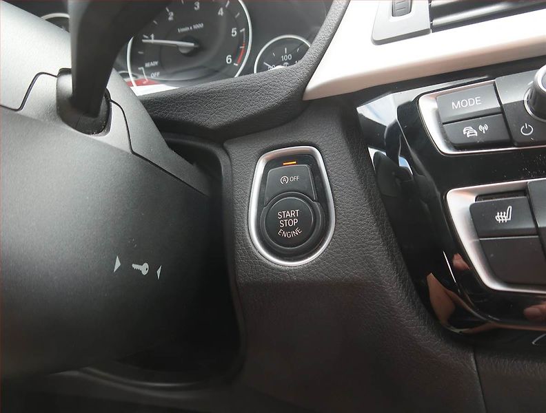BMW Řada 3 (2017) 318 d, Kůže, Navi, Tempomat - fotka 20 z 23
