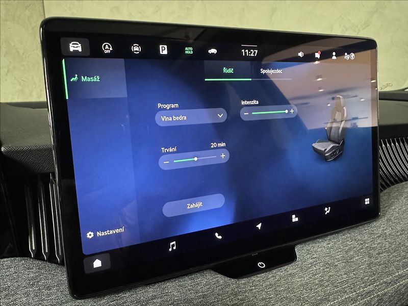 Škoda Superb 2,0 TDi  DSG Selection Assist - fotka 35 z 50