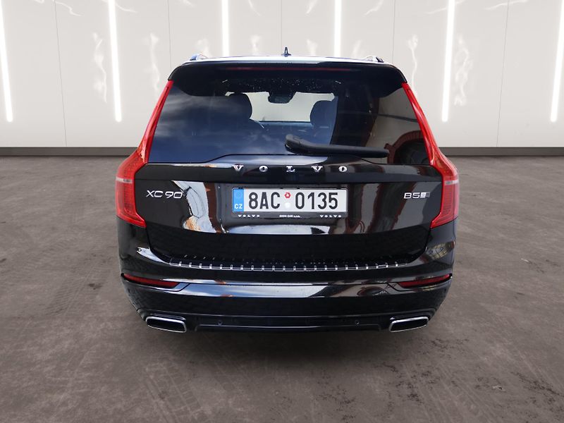 Volvo XC90 (2020) B5 AWD R-Design - fotka 3 z 26