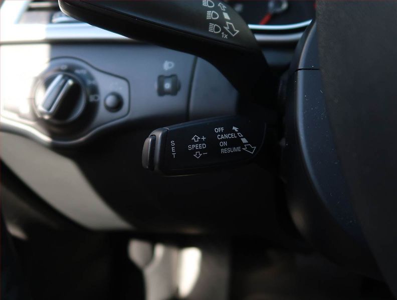 Audi A4 (2014) Ambition 2.0 TDI, Automat - fotka 16 z 18