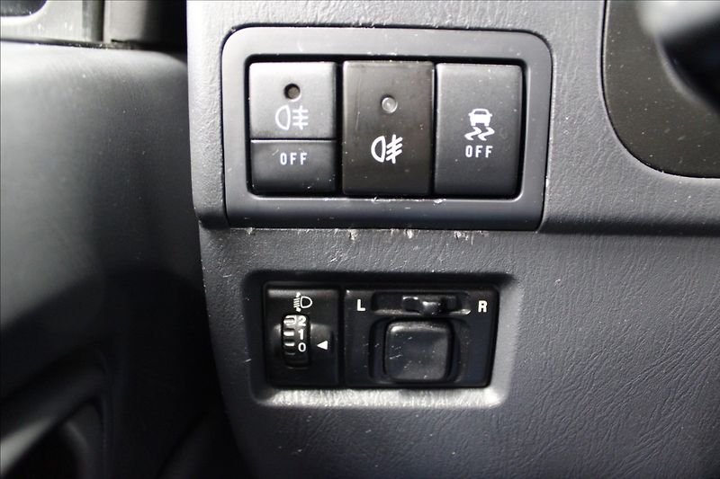 Suzuki Jimny 1,3 i 4x4 tažné, 1.majitel - fotka 14 z 32