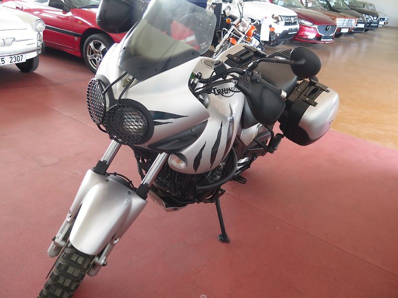 Triumph Tiger 955i (2002) - fotka 11 z 18