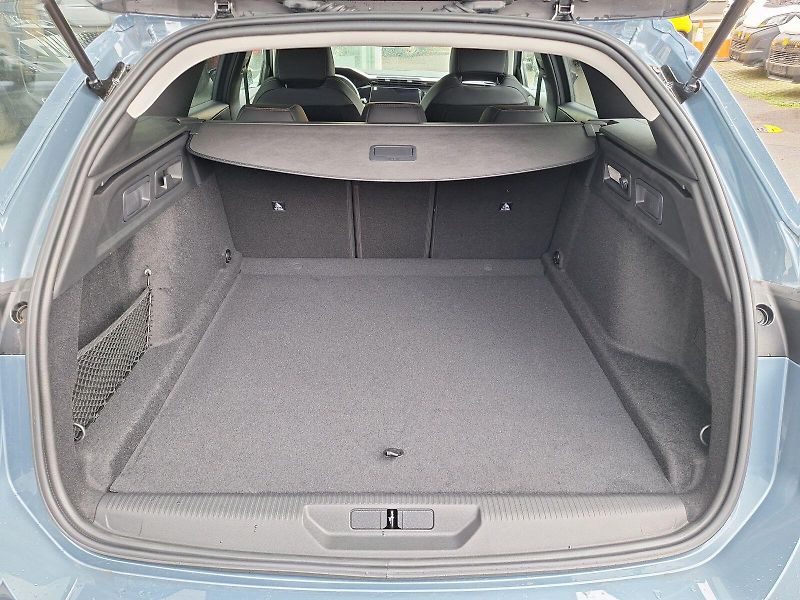 Peugeot 308 (2026) SW ALLURE Hybrid 145 e-DCS6 - fotka 5 z 19