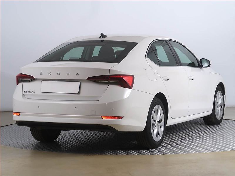 Škoda Octavia (2021) Ambition 2.0 TDI, Automat, ČR - fotka 5 z 20
