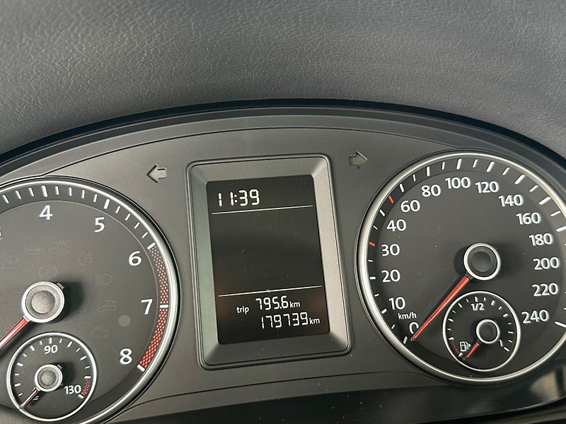 Volkswagen Touran (2011) 1.2TSi PĚKNÝ STAV, PO SERVISU - fotka 10 z 18