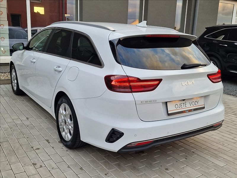 Kia Ceed 1.5 T-GDI 118kW TOP SW,1.Maj. - fotka 8 z 50