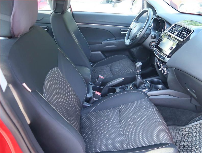 Mitsubishi ASX (2015) Intense 1.8 DI-D MIVEC - fotka 9 z 15