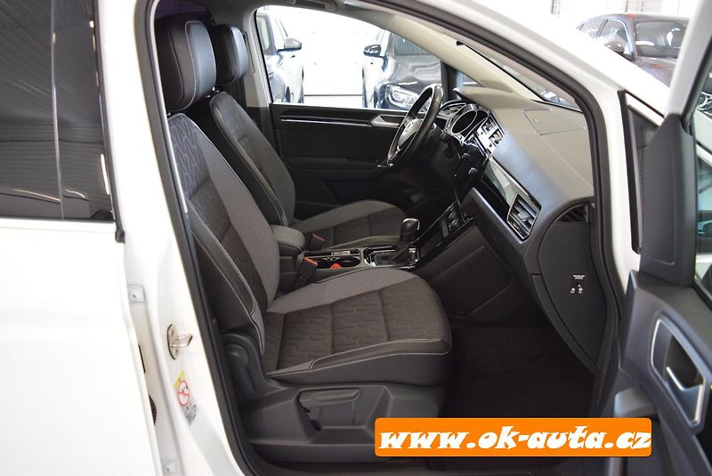 Volkswagen Touran 2.0 TDI HIGH. 7 MÍST 61 000 KM - fotka 15 z 52
