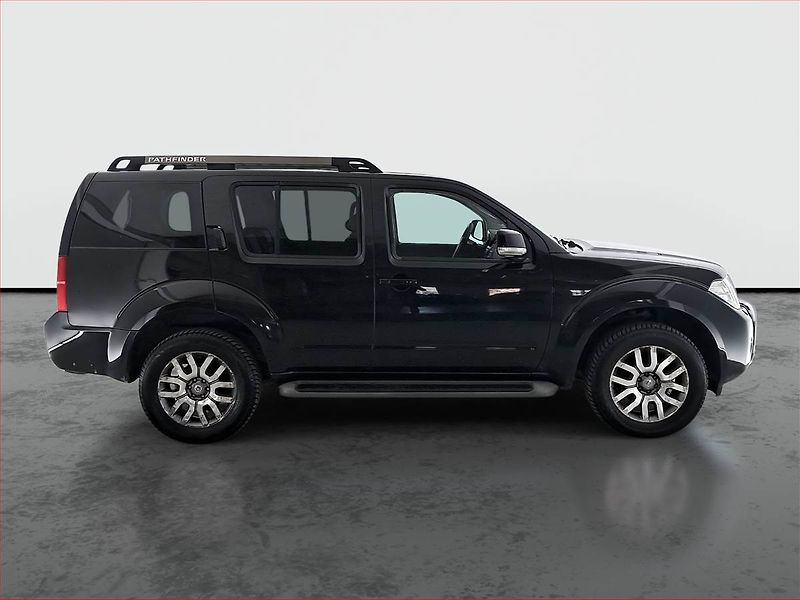 Nissan Pathfinder (2011) 2.5 dCi, 4X4, Automat, 7 míst - fotka 6 z 27