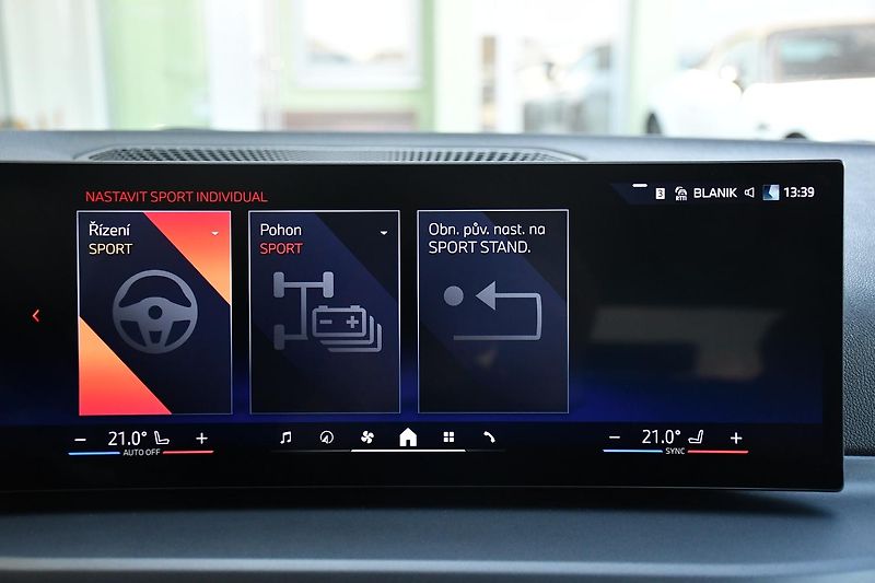 BMW i4 eDrive35 FACELIFT 3L-ZÁRUKA 1M - fotka 38 z 45