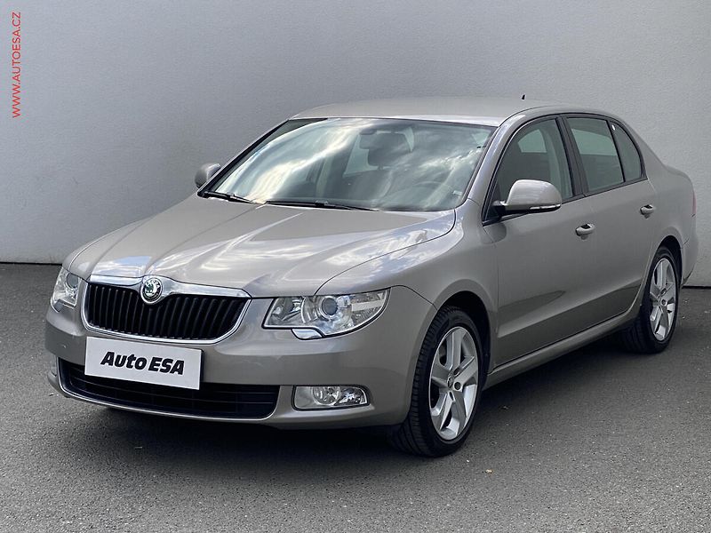 Škoda Superb (2010) 2.0 TDi, Klima - fotka 3 z 15