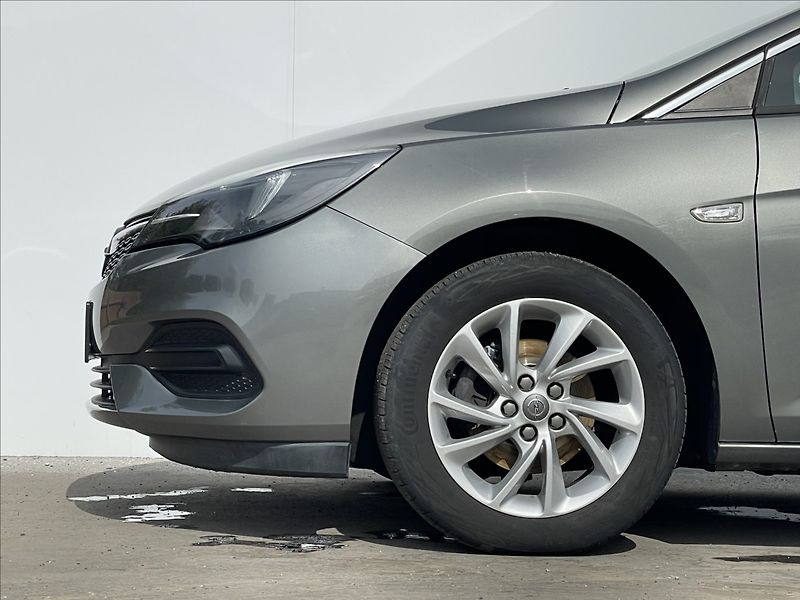 Opel Astra 1,2 Turbo Tourer Elegance ST - fotka 17 z 19