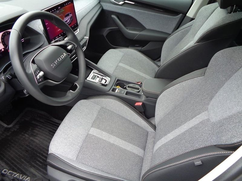 Škoda Octavia COMBI 1.5 eTSI M-HEV Top Selec - fotka 10 z 29