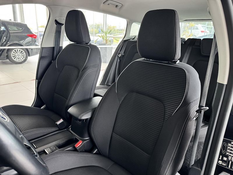 Ford Focus 1,0EcoBoost 92kW - fotka 15 z 35