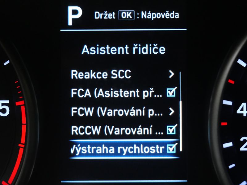 Hyundai i30 - fotka 18 z 26