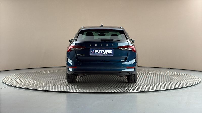 Škoda Octavia 2.0 TDI DSG Style Combi - fotka 5 z 25