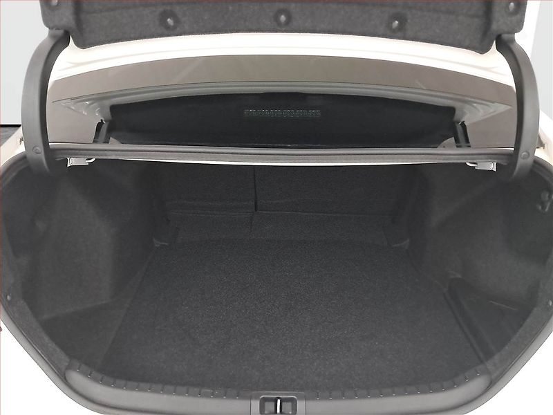 Toyota Corolla (2017) Style 1.6 Valvematic - fotka 14 z 20