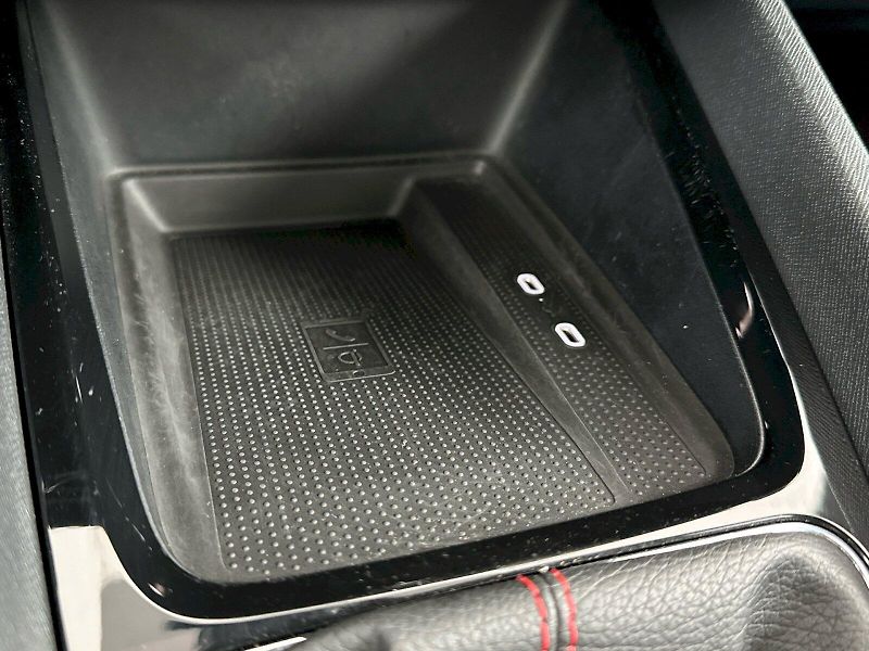 Škoda Octavia (2022) Combi 2.0TSI 180kW RS - fotka 27 z 38