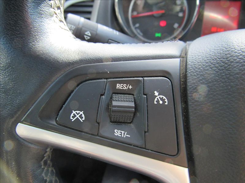 Opel Astra 1,4 Turbo 103kW - fotka 19 z 32