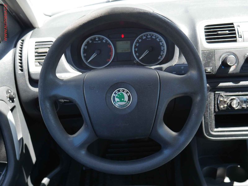 Škoda Fabia (2009) 1.4i 16V, ČR, tažné, zmk - fotka 12 z 15