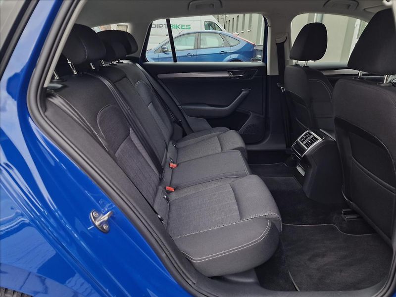 Škoda Superb 1.5 TSI 110kW DSG Style,1.Maj - fotka 15 z 50