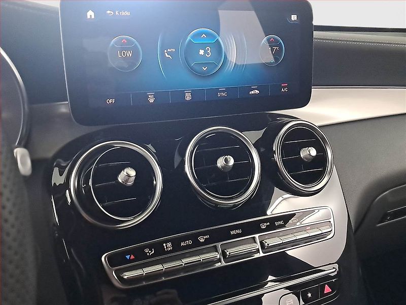 Mercedes-Benz GLC (2023) 300 4MATIC - fotka 12 z 20