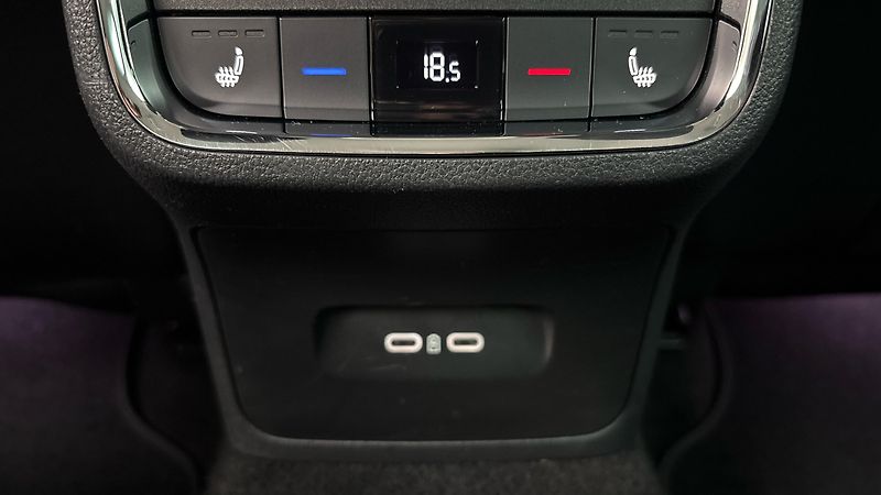 Škoda Octavia 2.0 TDI DSG Style Combi - fotka 21 z 26