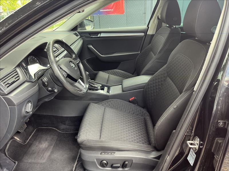 Škoda Superb 2,0 TDi DSG  NAVI BIXEN ACC AL - fotka 11 z 50