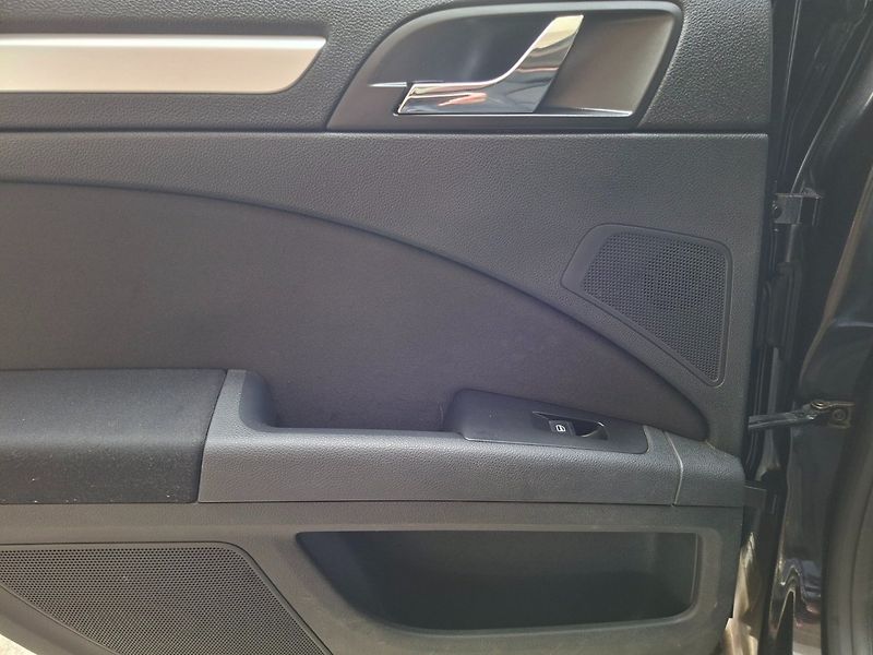 Škoda Superb (2010) 2.0TDI 103kW 6MN -TAŽ.ZAŘÍZENÍ - fotka 20 z 30