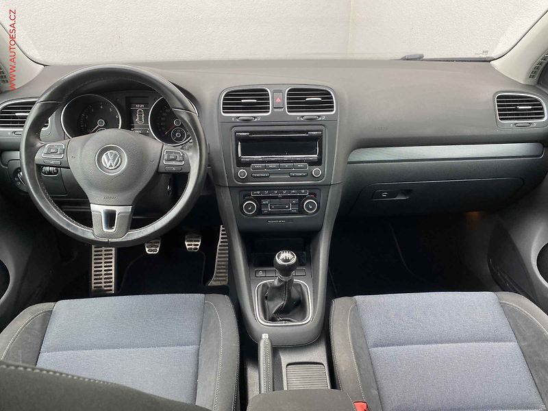 Volkswagen Golf (2012) 1.2 TSi, Style - fotka 8 z 17