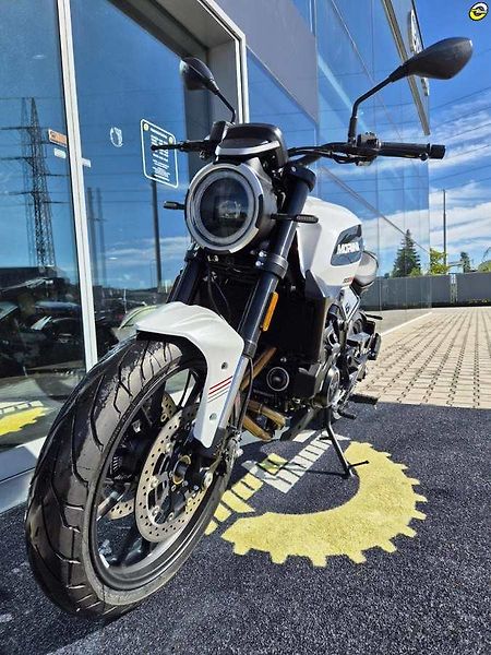 Moto Morini Seiemmezzo (2026) 6 ? STR - fotka 10 z 17