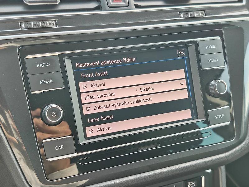 Volkswagen Tiguan Trendline 6G 2,0TDI - fotka 13 z 22
