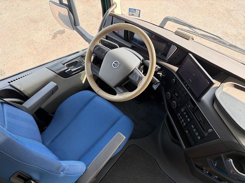 Volvo FH FH 500 I-SAVE NAVI TOP STAV - fotka 16 z 28
