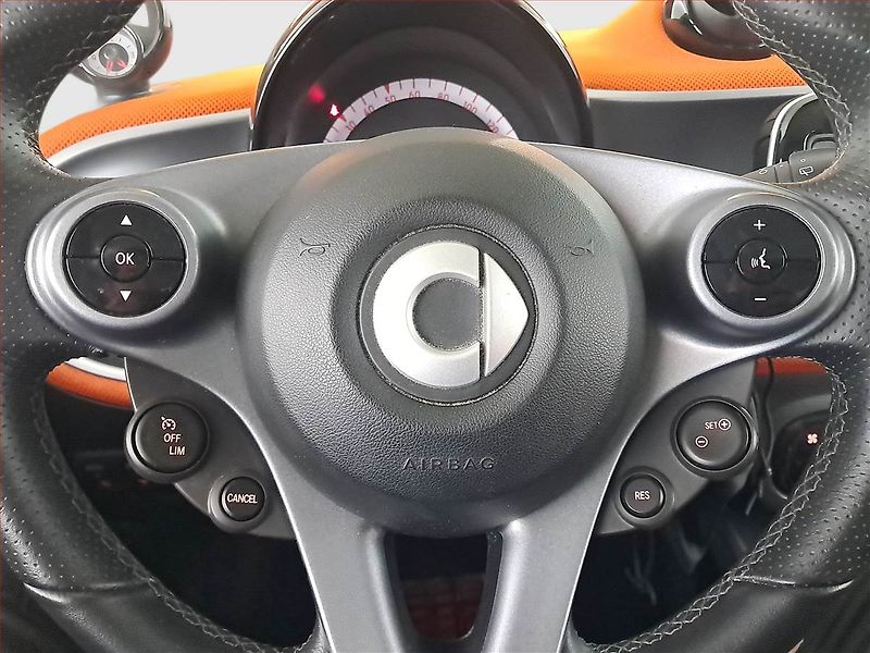 Smart Forfour (2015) 1.0, Tempomat, Vyhř. sedaček - fotka 17 z 19