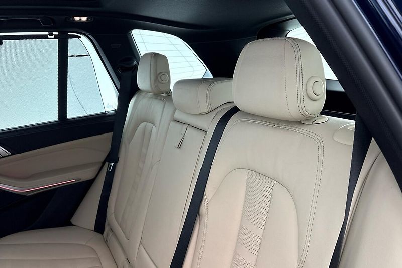 BMW X5 xDrive40i - fotka 9 z 29