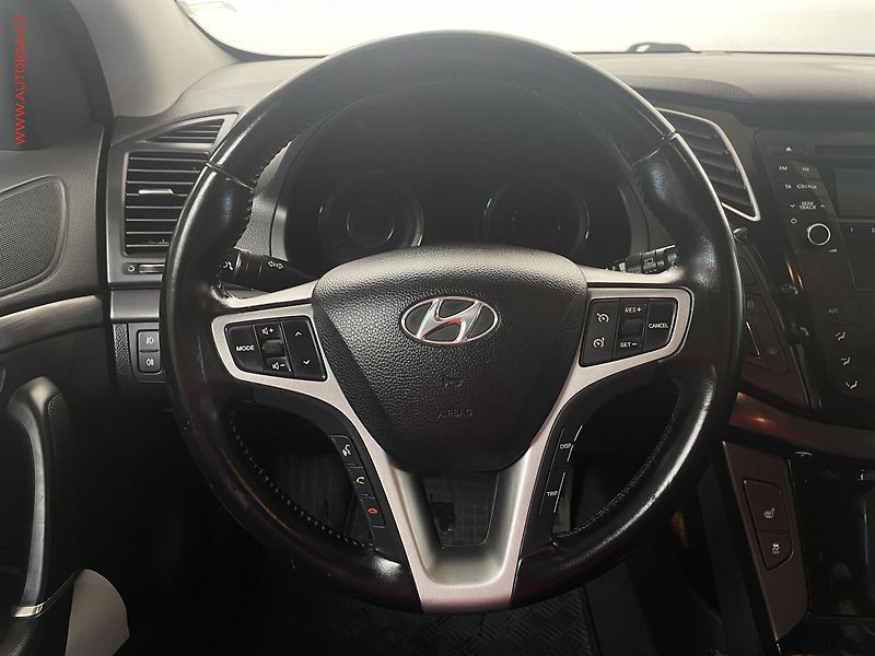 Hyundai i40 (2014) 1.7 CRDi, ČR, AC, TZ, park - fotka 12 z 16